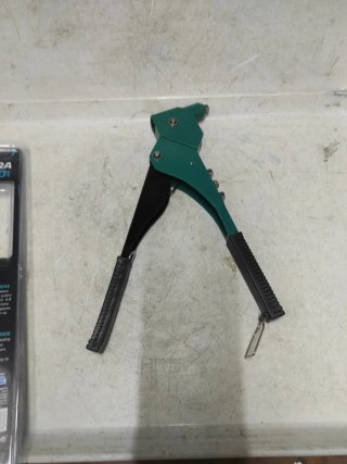 Remachadora cabeza giratoria