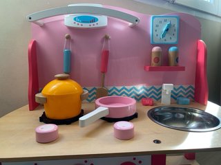 Cocinita de madera para niños