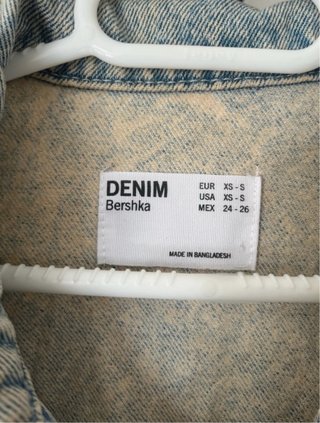 Chaleco vaquero Bershka desgastado