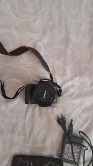 Canon EOS 250D Fotocamera Professionale