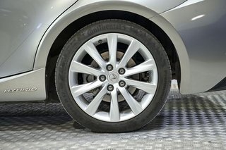 Lexus IS   300h Executive