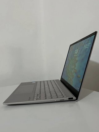 Asus Zenbook OLED Plata