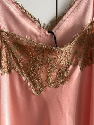 Vestido Zara satén con bordados