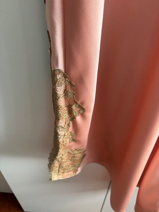 Vestido Zara satén con bordados