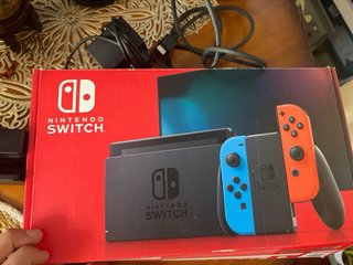 Nintendo Switch + Animal Crossing + Funda + Caja