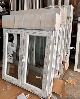 Ventana PVC-oscilo con persiana y cristal