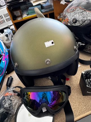 Casco Jet DMD Verde Mate Retro Moto