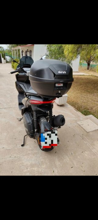 Aprilia SR GT 125 Sport Scooter