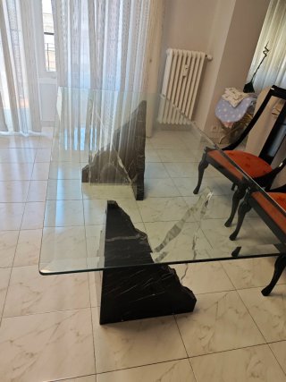 Mesa Comedor Cristal y Mármol Negro