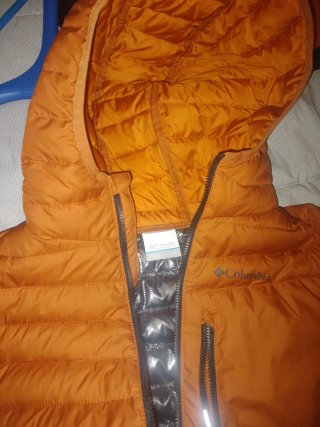 Abrigo Columbia niño naranja y negro