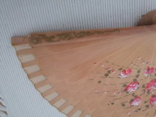 Abanico de madera pintado a mano