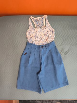 Pantalón vaquero mujer azul y camiseta