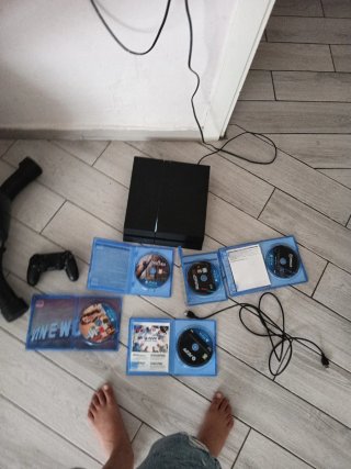 PS4 con 5 juegos: FIFA 22, GTA V, Spiderman