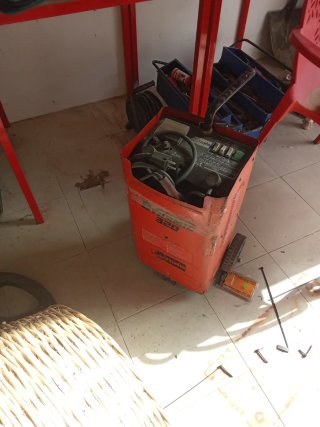 Cargador de Baterías Profesional