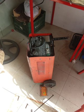 Cargador de Baterías Profesional