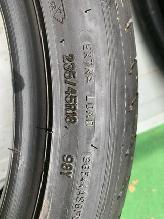Neumáticos 235/45R18