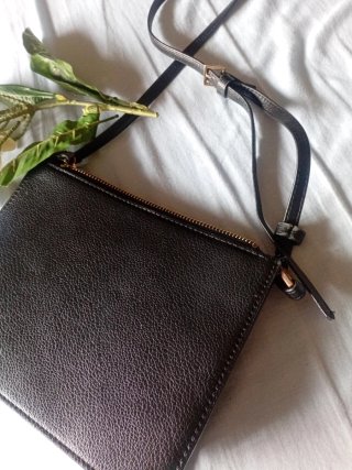 Bolso MANGO negro y dorado