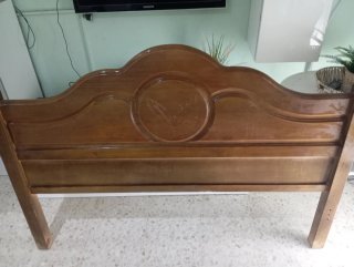 Cabecero de madera de roble