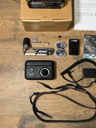 Fujifilm X-M5 + Accesorios. Cámara de foto y video