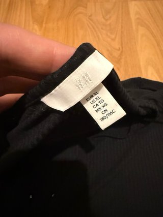 Camiseta Zara manga larga negra