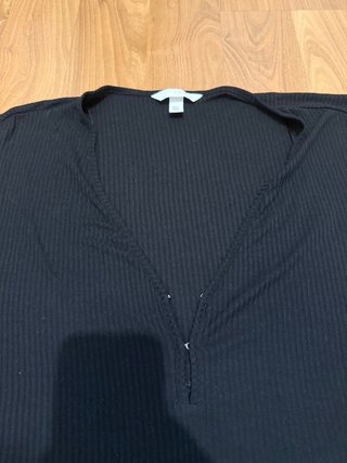 Camiseta Zara manga larga negra