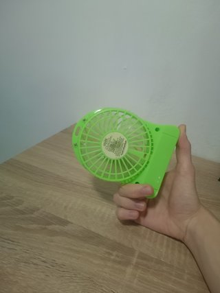 Mini ventilador verde