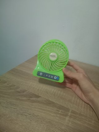 Mini ventilador verde
