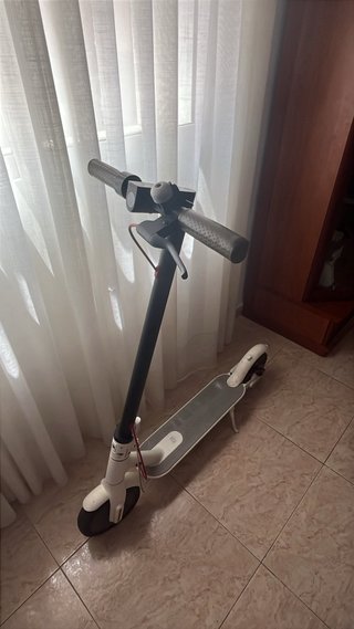 Patinete Eléctrico Xiaomi Mi Essential