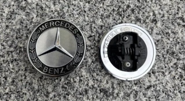 Emblema Capó Mercedes Benz