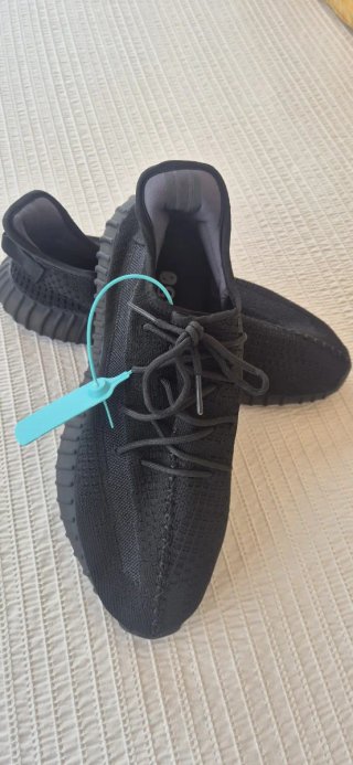 Adidas Yeezy 350 V2 Negras Nuevas
