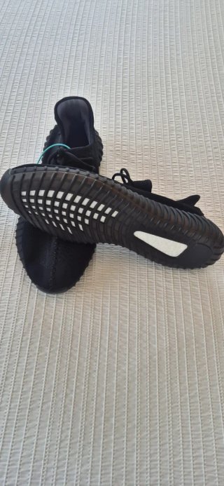 Adidas Yeezy 350 V2 Negras Nuevas