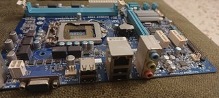 Placa Base Gigabyte GA-H61M-DS2