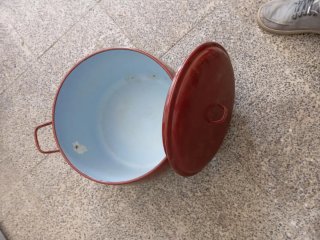 Olla grande roja