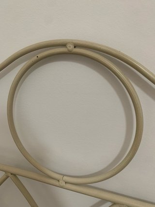 Cabecero de hierro forjado beige