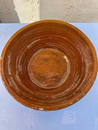 Lebrillo de barro antiguo