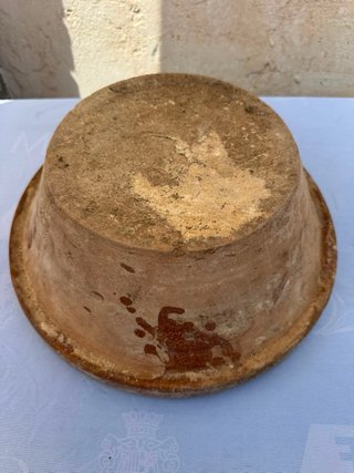 Lebrillo de barro antiguo