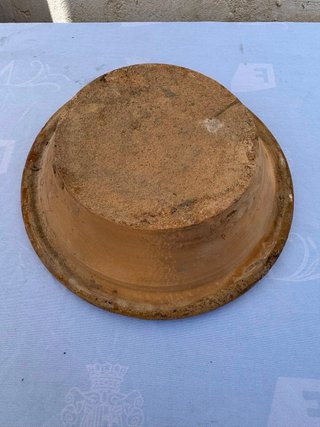 Lebrillo de barro antiguo