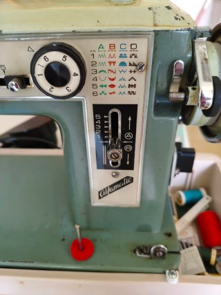 Máquina de coser Alfa Alfamatic