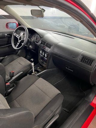 Volkswagen Golf 2000