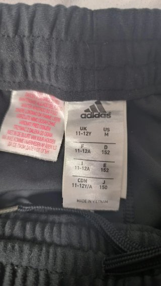 Pantalón Adidas Negro con Rayas Azules
