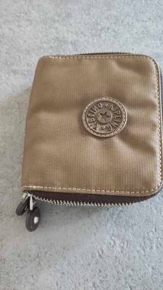 4 portafogli Kipling/Benetton/ G.M.V. Calvin Klein