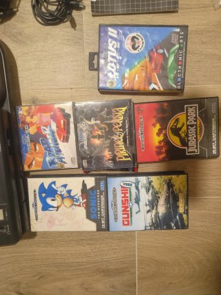 Sega Mega Drive II + Mega-CD + 4 Comandi + 6 Giochi