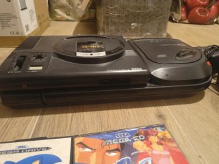 Sega Mega Drive II + Mega-CD + 4 Comandi + 6 Giochi