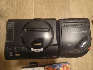 Sega Mega Drive II + Mega-CD + 4 Comandi + 6 Giochi