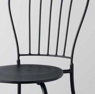 Mesa y cuatro sillas de exterior