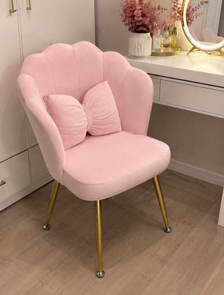 Sedia da trucco rosa in velluto con fiocco