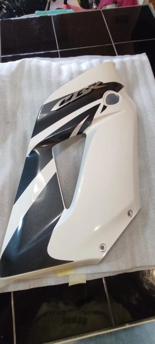 Cacha lateral derecha Honda CBR 125