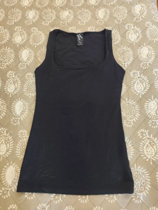 Camiseta blanca con encaje