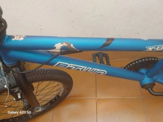 Bicicleta BMX azul