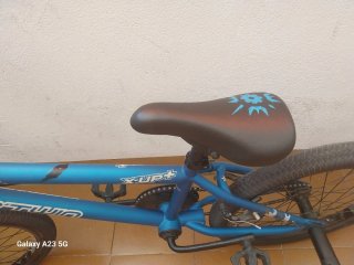 Bicicleta BMX azul